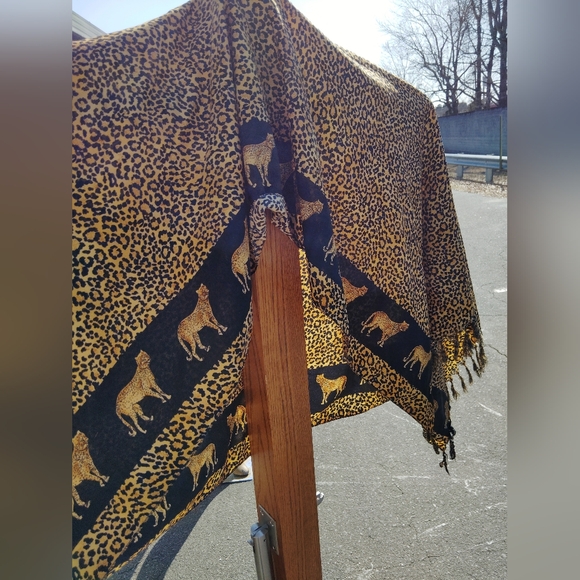 Leopard Print Scarf with Black Accents